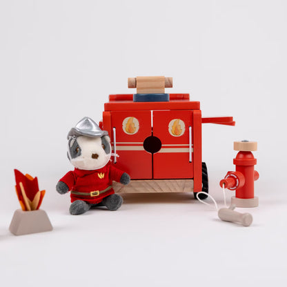 Stor brandbil i trä med förare och tillbehör – Minifriends, från 18 månader