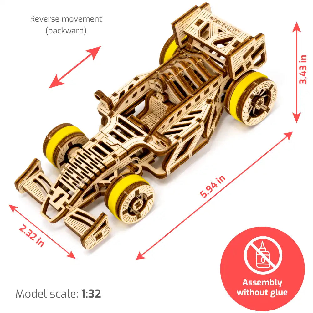 Byggmodell: F1-bil i laserskuret trä med drift och styrning