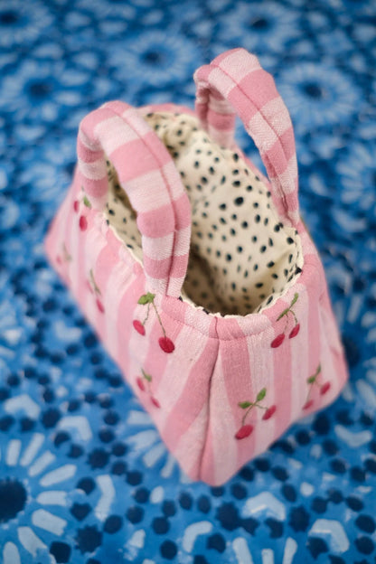 Minihandväska – Rosa körsbär, handsydd i Sverige, från 1 år