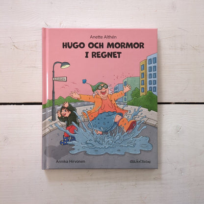 Hugo och Mormor - Böcker med lokal anknytning - Väderstads Leksaker